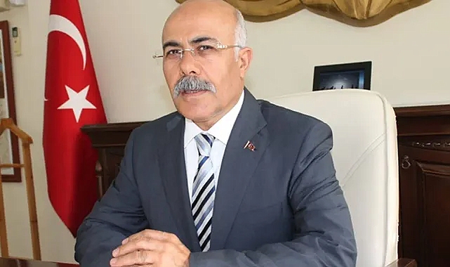 'FETÖ'den aranan eski vali yakalandı