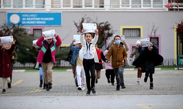 Tatil zili çaldı: 20 milyon öğrenci için karne günü