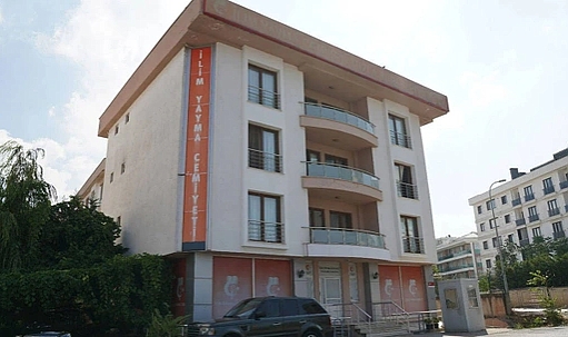 AKP 'Cemiyet'e Vermişti: CHP'ye Geçen Belediye, Binaların Tahliyesini İstedi