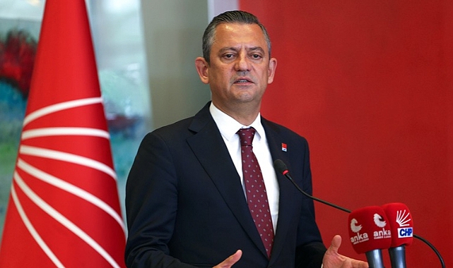 Özgür Özel'den Terör Örgütü PKK'nın Silah Bırakmasına İlk Yorum: 'Partimiz Barışın Yanında'
