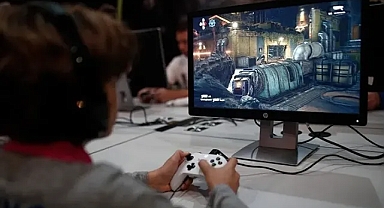 Dijital algoritmaların çocuklar üzerindeki etkisi! Prof. Dr. Ali Murat Kırık 