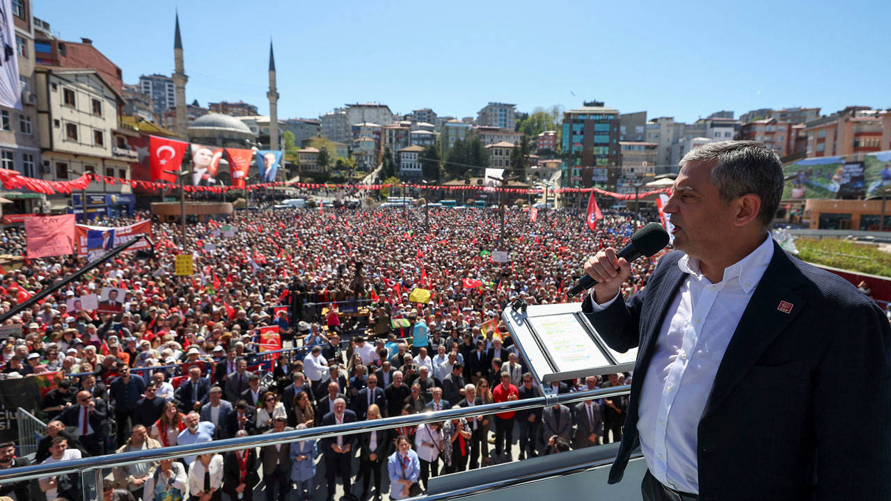 CHP'de 81 il başkanından Özgür Özel'e destek
